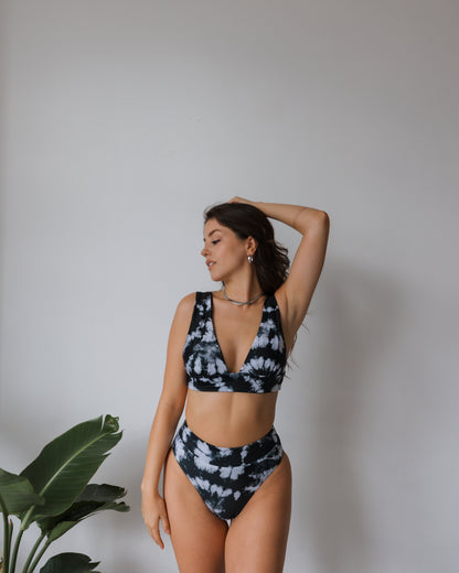 Black & White Tie Dye Reversible Black Bottom